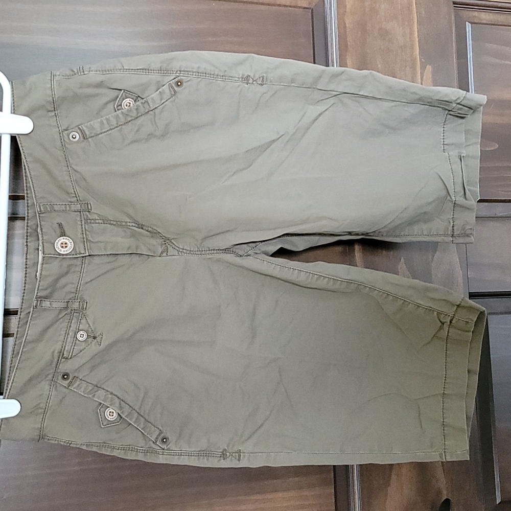 Womens size 4 Natural Reflections bermuda shorts